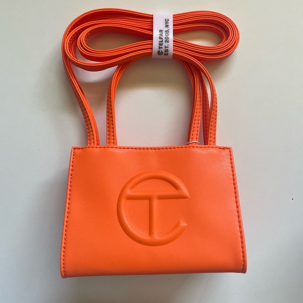 👜 🆕 NWT Small Orange Telfar 🍊